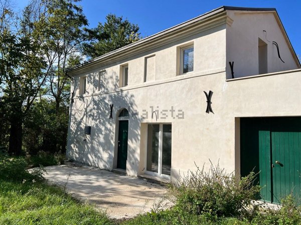 pentavano in vendita ad Ostra