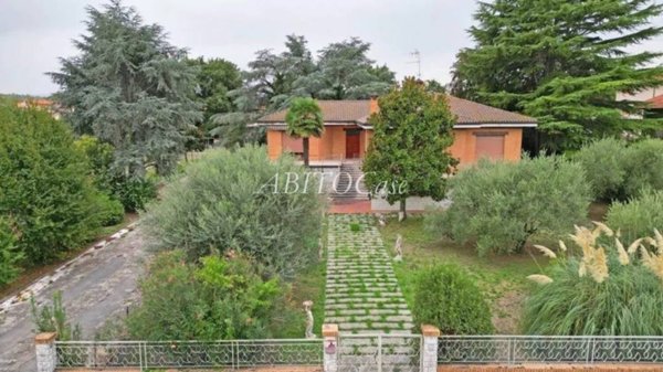 casa indipendente in vendita ad Ostra
