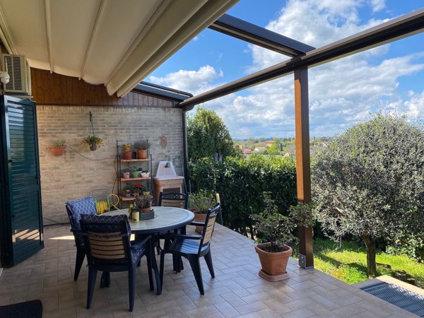casa indipendente in vendita ad Ostra