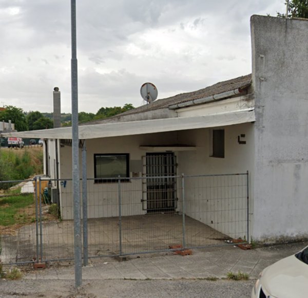 negozio in vendita ad Ostra