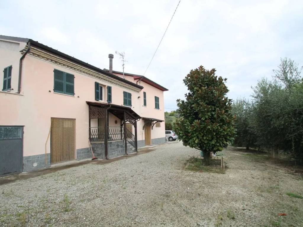 casa indipendente in vendita ad Ostra