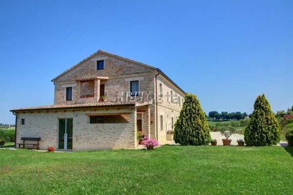 casa indipendente in vendita ad Ostra