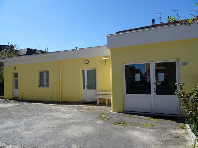 locale commerciale in vendita ad Ostra