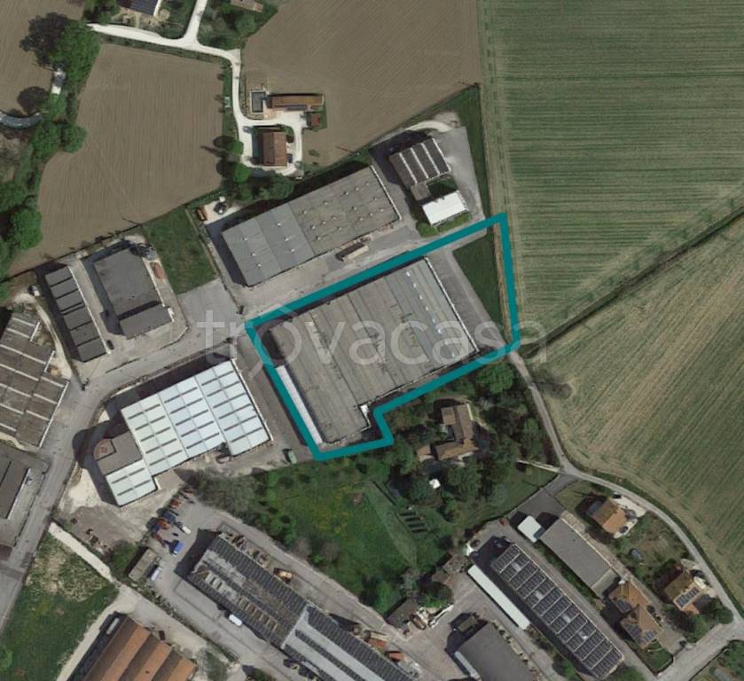 locale commerciale in vendita ad Ostra