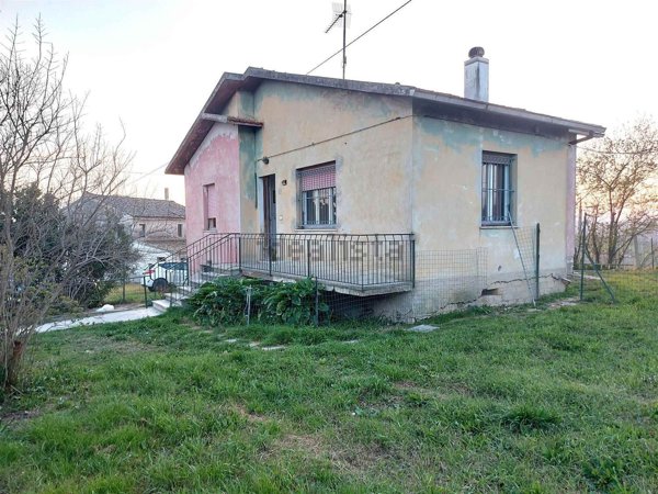 casa indipendente in vendita ad Ostra