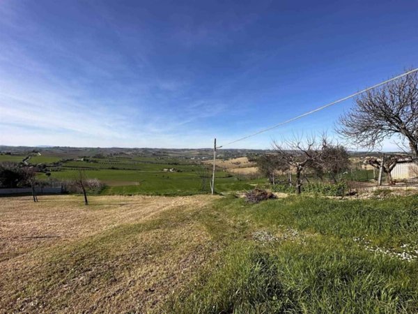 casa indipendente in vendita ad Ostra