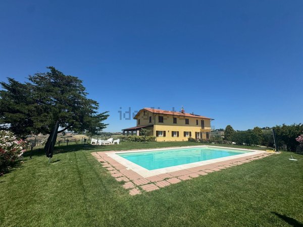 casale in vendita ad Ostra