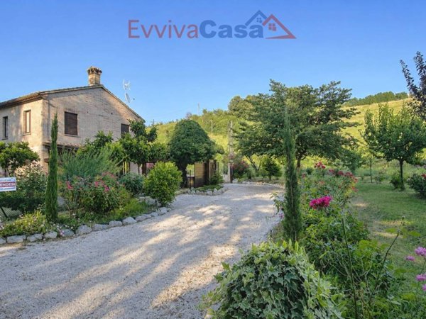 casa indipendente in vendita ad Ostra
