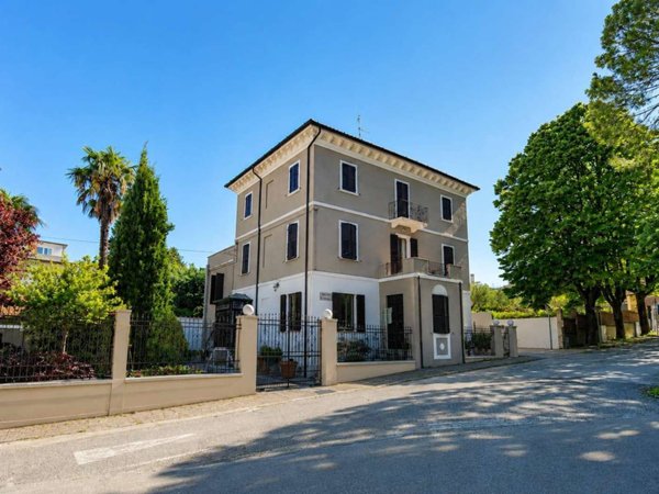 casa indipendente in vendita ad Ostra
