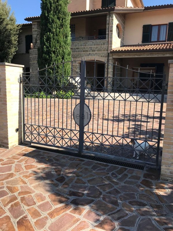 casa indipendente in vendita ad Ostra