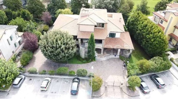 casa indipendente in vendita ad Ostra
