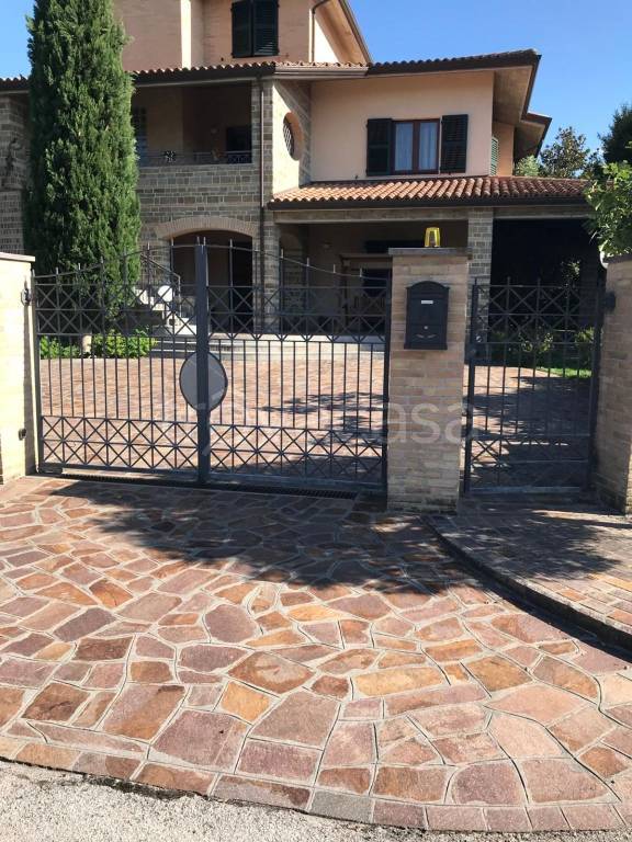 casa indipendente in vendita ad Ostra