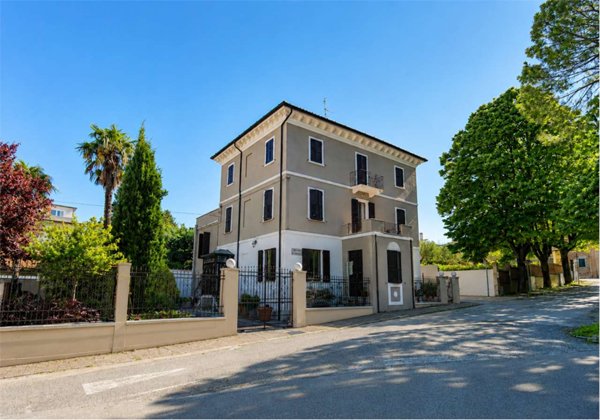 casa indipendente in vendita ad Ostra