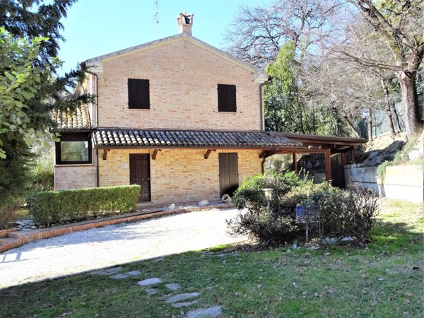 casa indipendente in vendita ad Ostra Vetere