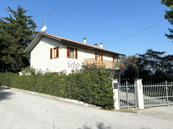 casa indipendente in vendita ad Ostra Vetere