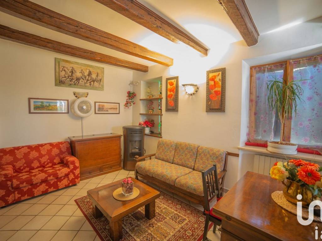 casa indipendente in vendita ad Ostra Vetere