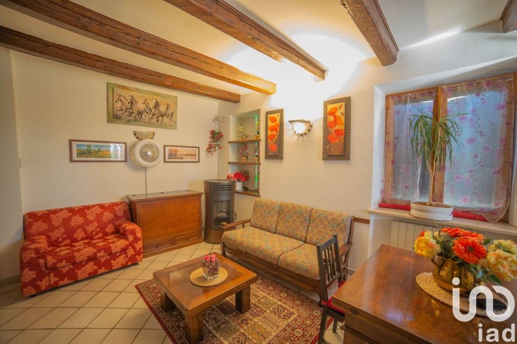 casa indipendente in vendita ad Ostra Vetere