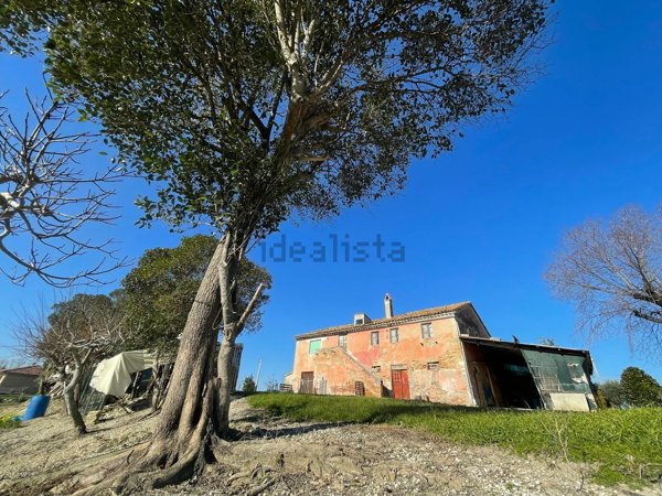 casa indipendente in vendita ad Ostra Vetere