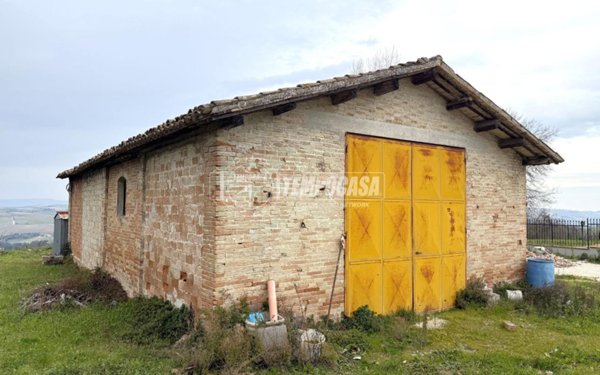 casa indipendente in vendita ad Ostra Vetere