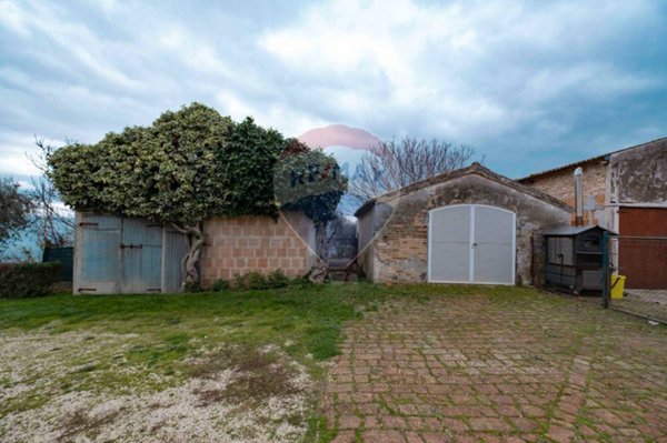 casa indipendente in vendita ad Ostra Vetere