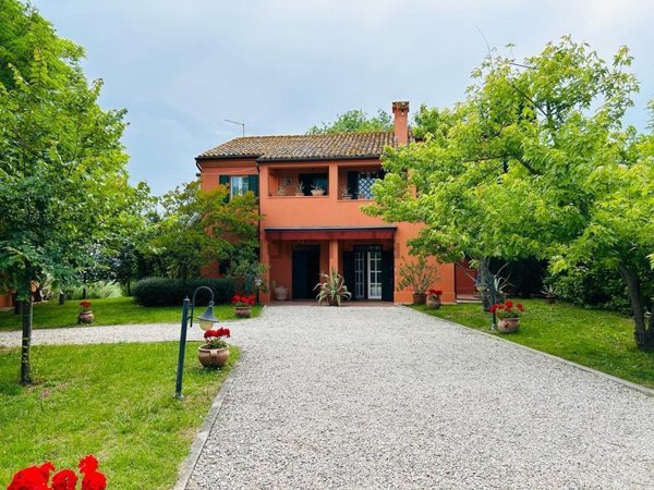 casa indipendente in vendita ad Ostra Vetere