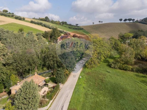 casa indipendente in vendita ad Ostra Vetere