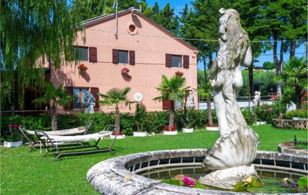 casa indipendente in vendita ad Ostra Vetere in zona Pongelli
