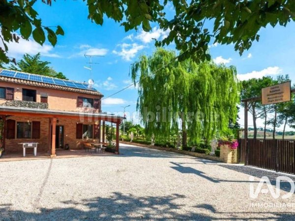 casa indipendente in vendita ad Ostra Vetere