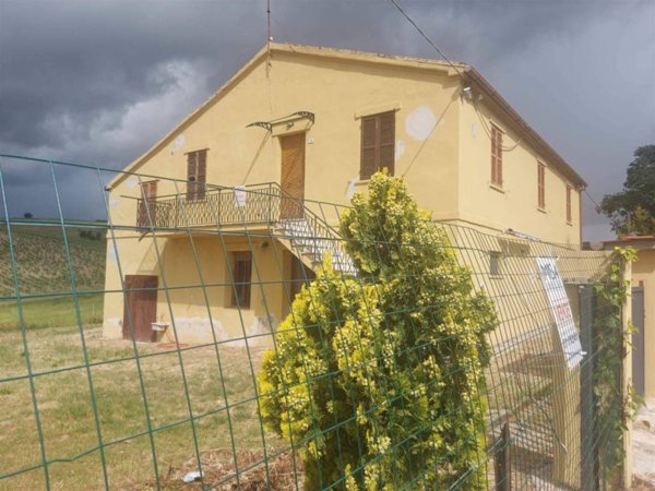 casa indipendente in vendita ad Ostra Vetere