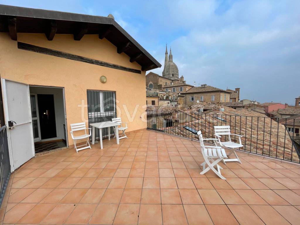 casa indipendente in vendita ad Ostra Vetere