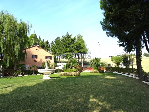 casa indipendente in vendita ad Ostra Vetere