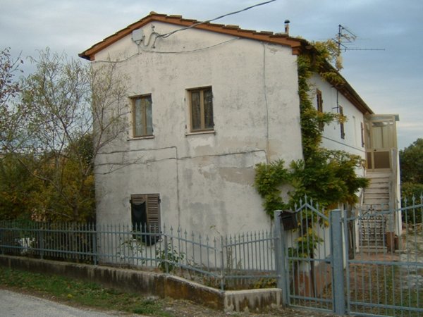 casa indipendente in vendita ad Ostra Vetere