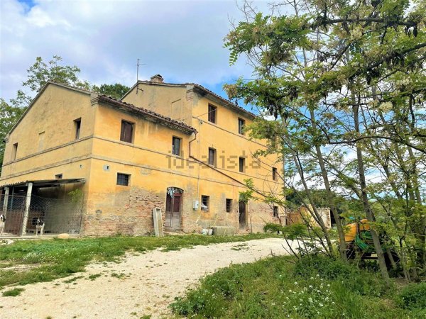casa indipendente in vendita ad Ostra Vetere in zona Pongelli