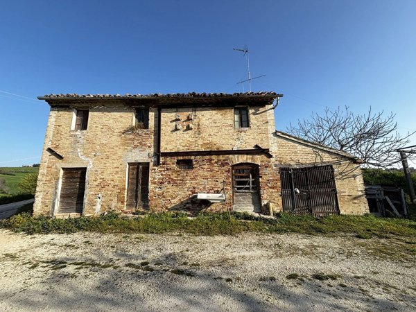 casale in vendita ad Ostra Vetere