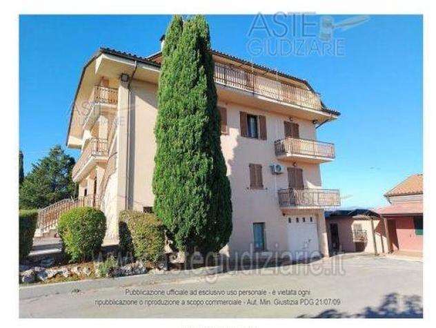 locale commerciale in vendita ad Ostra Vetere in zona San Vito