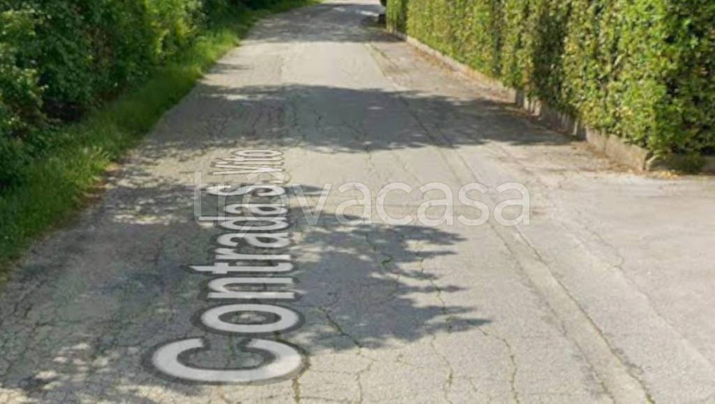 locale commerciale in vendita ad Ostra Vetere in zona San Vito