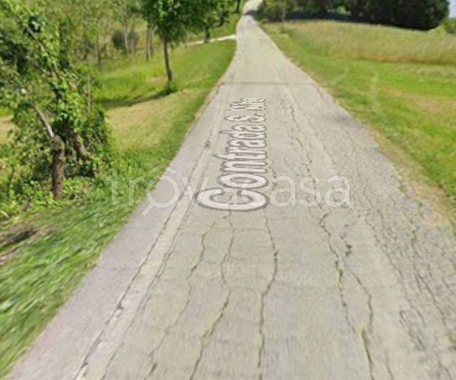 locale commerciale in vendita ad Ostra Vetere in zona San Vito