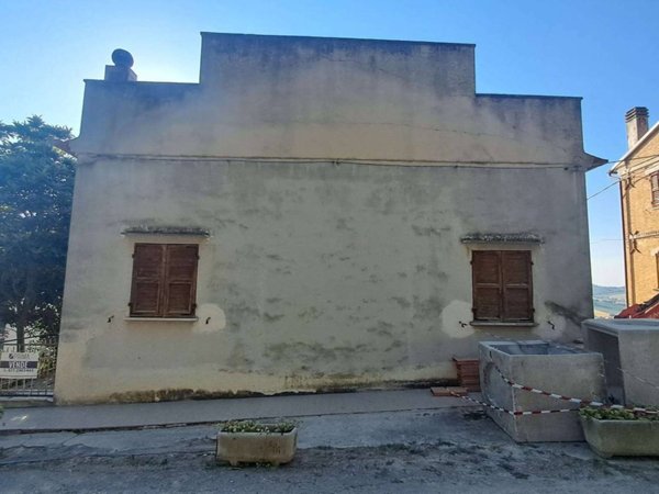 casa indipendente in vendita ad Ostra Vetere