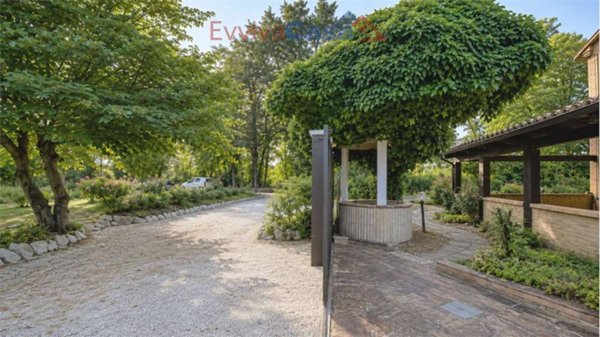 casa indipendente in vendita ad Ostra Vetere