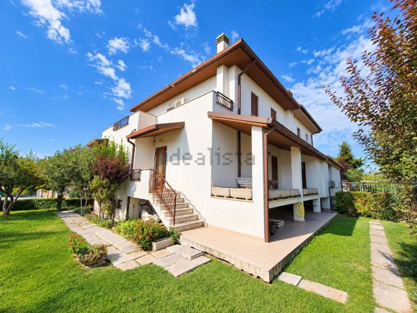 casa indipendente in vendita ad Ostra Vetere