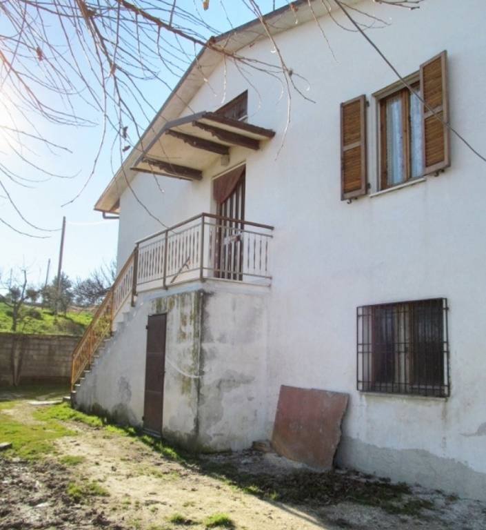 casa indipendente in vendita a Poggio San Marcello