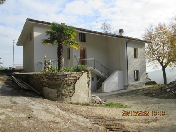casa indipendente in vendita a Poggio San Marcello in zona Coste