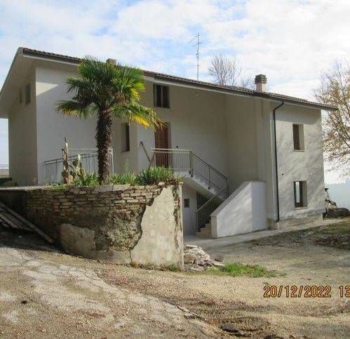 casa indipendente in vendita a Poggio San Marcello