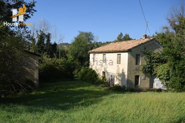 casale in vendita a Poggio San Marcello