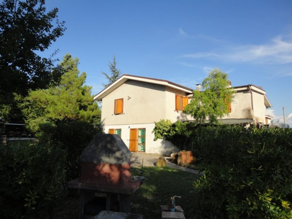 casa indipendente in vendita a Poggio San Marcello