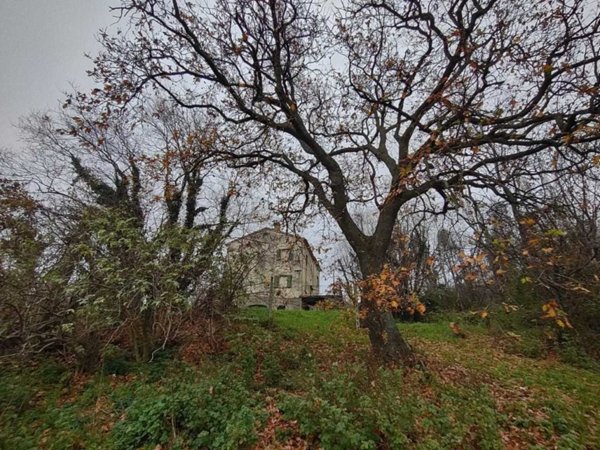 casa indipendente in vendita a Poggio San Marcello