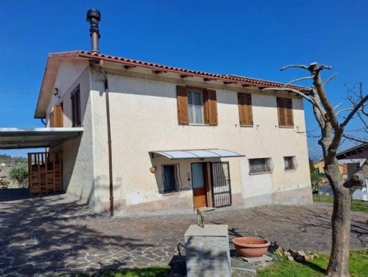 casa indipendente in vendita a Poggio San Marcello