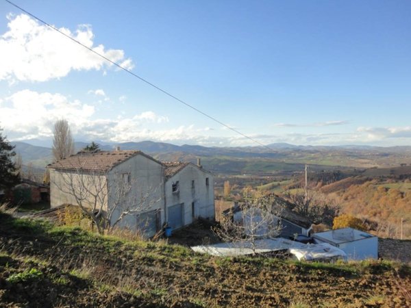 casa indipendente in vendita a Poggio San Marcello