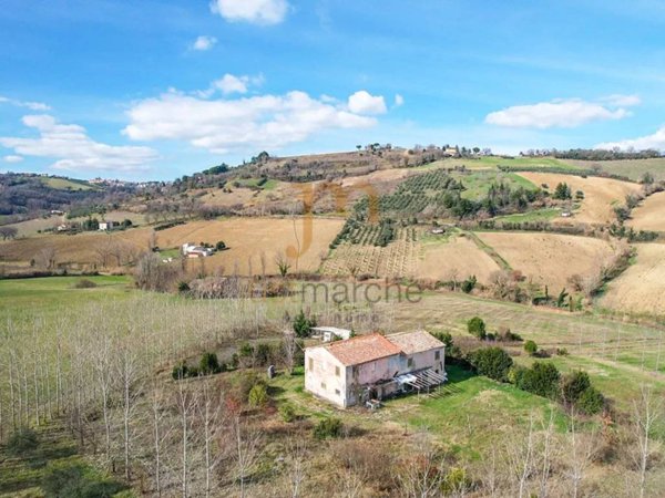 casa indipendente in vendita a Poggio San Marcello