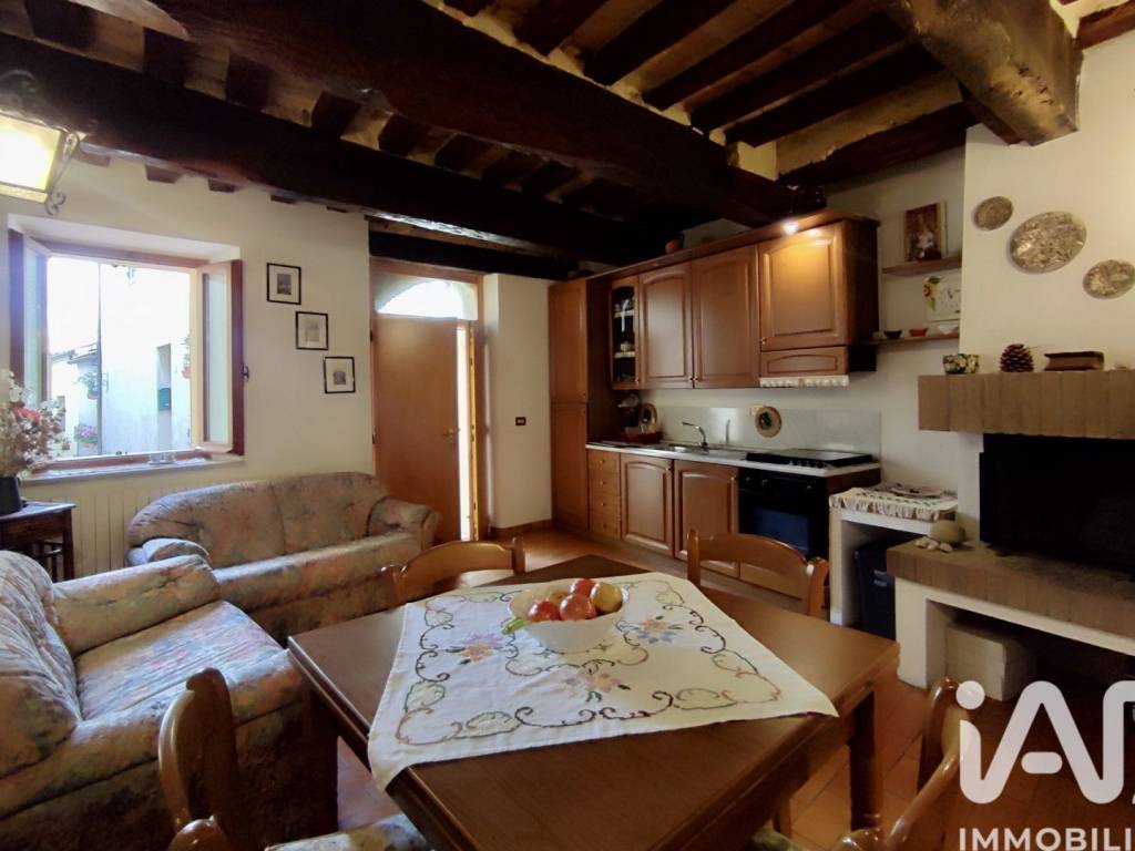 casa indipendente in vendita a Poggio San Marcello in zona Gioncare